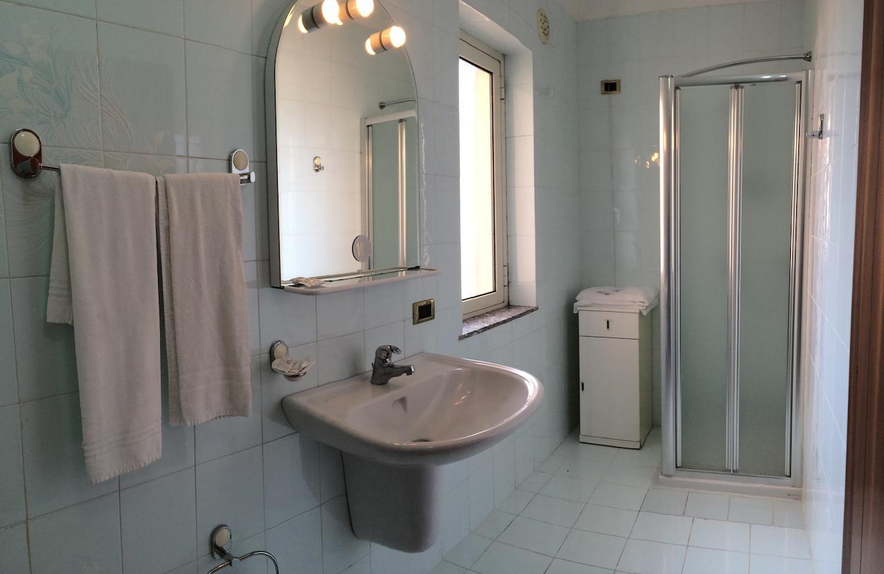 Re Di Cuori Hotel Caianello Habitación foto