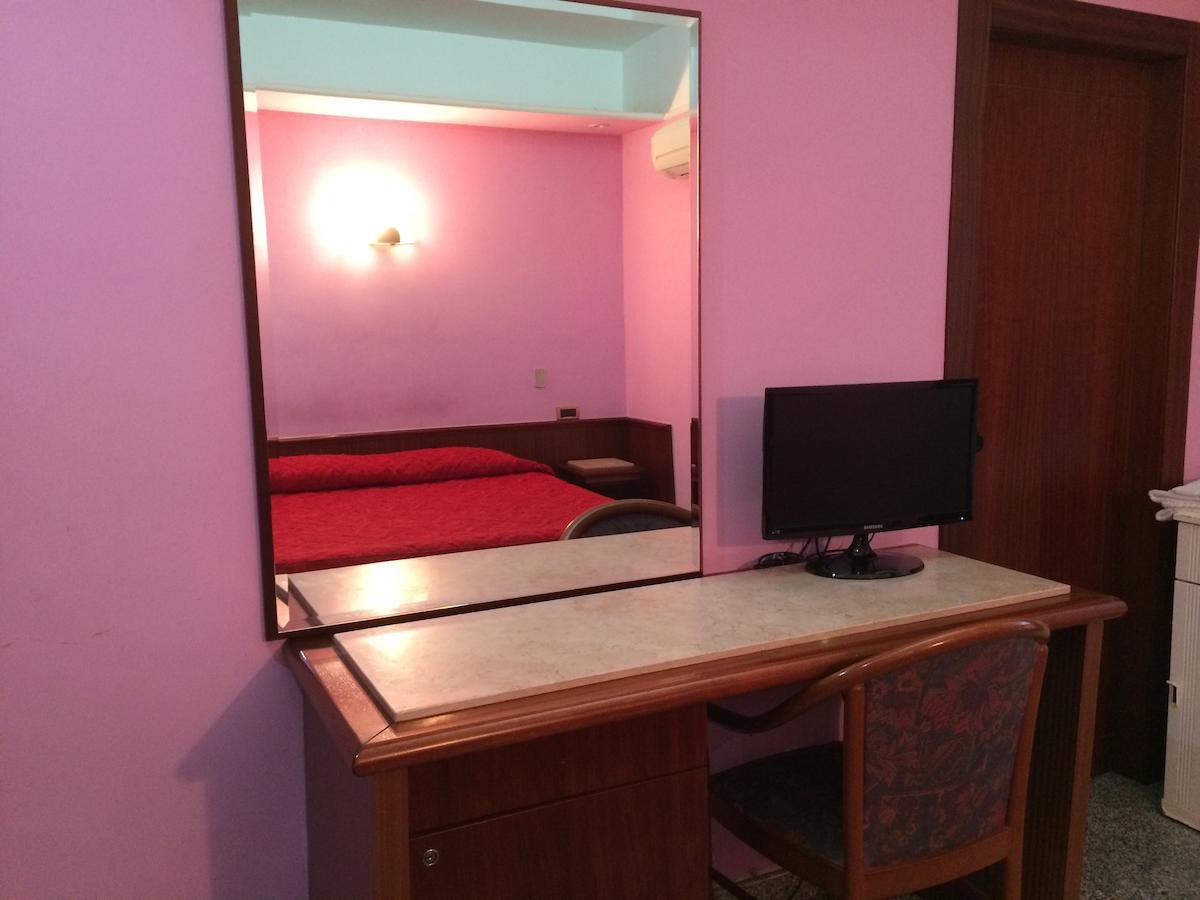 Re Di Cuori Hotel Caianello Habitación foto