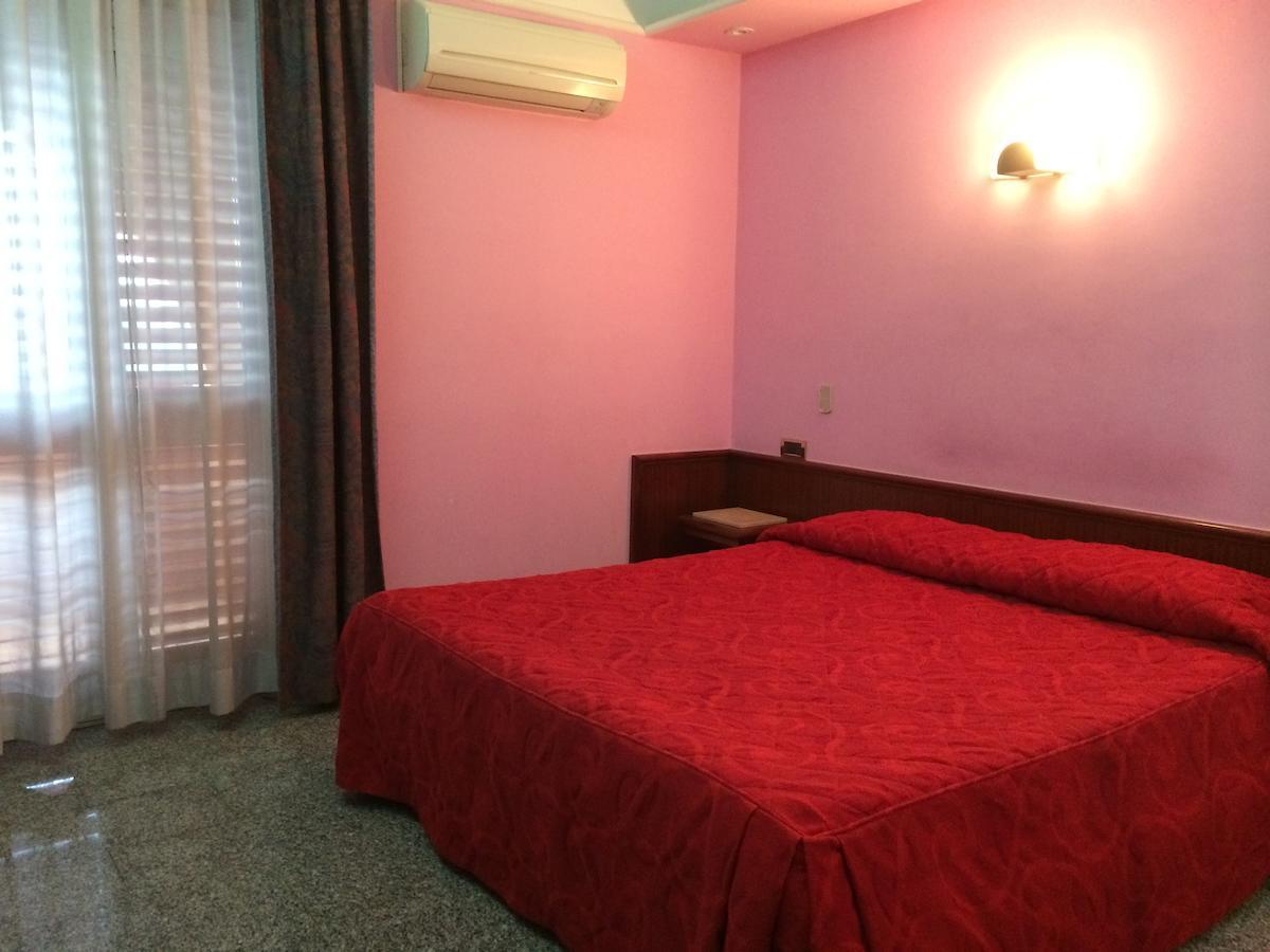 Re Di Cuori Hotel Caianello Habitación foto