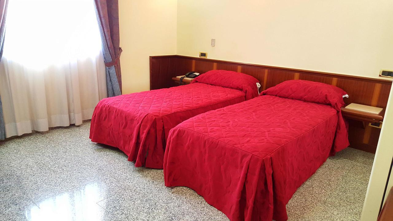 Re Di Cuori Hotel Caianello Exterior foto